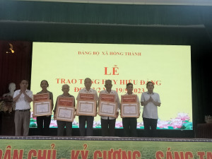 Đảng bộ xã Hông Thành tổ chức hội nghị sơ kết 2,5 năm thực hiện Nghị quyết Đại hội Đảng bộ xã nhiệm kỳ 2020-20205; trao tặng huy hiệu Đảng và quán triệt, học tập nghị quyết chuyên đề năm 2023