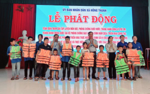 UBND xã Hồng Thành tổ chức lễ phát động toàn dân tập luyện môn bơi, phòng chống đuối nước; tháng hành động vì trẻ em; tháng hành động quốc gia về phòng, chống bạo lực gia đình năm 2024